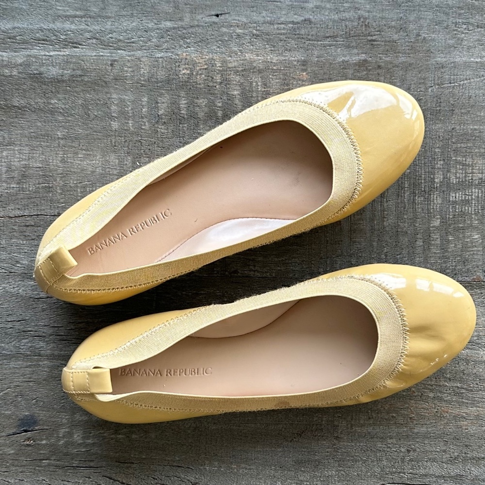 Banana Republic Flats Sz 7